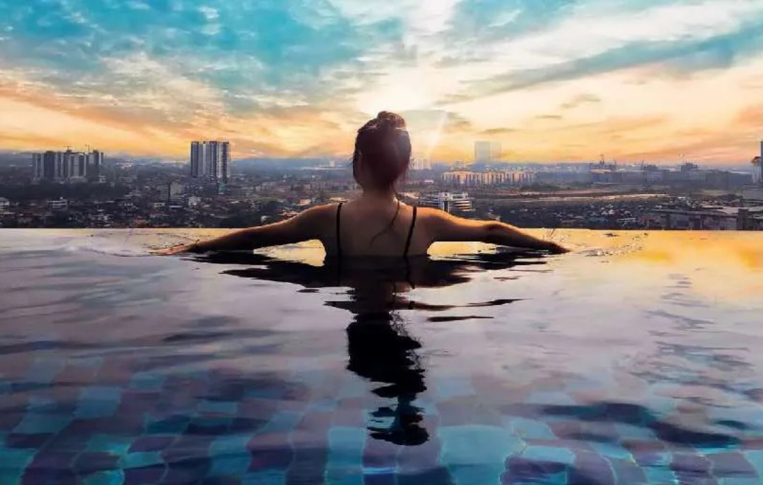 Infinity Swimming Pool